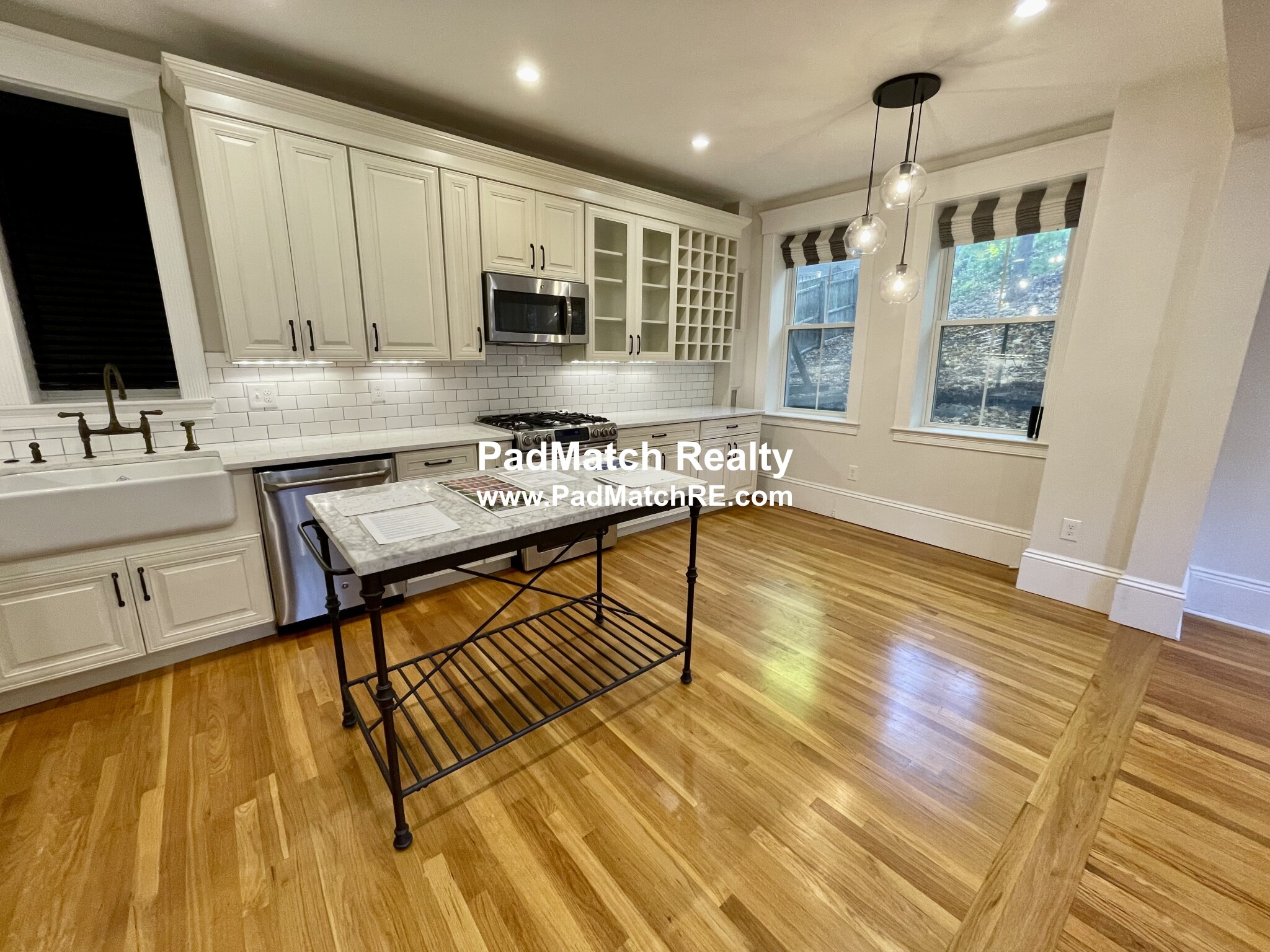 640 Washington St, Washington Square