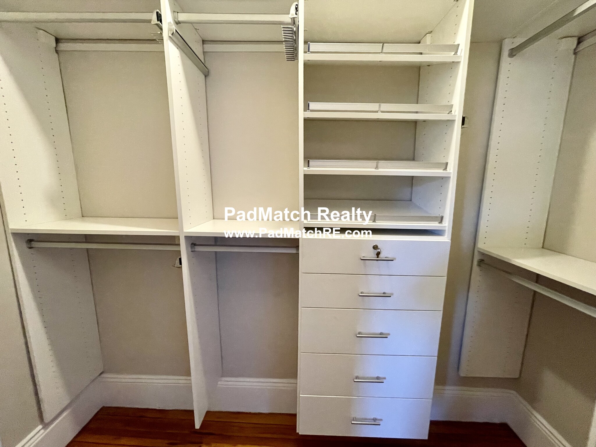 640 Washington St, Washington Square