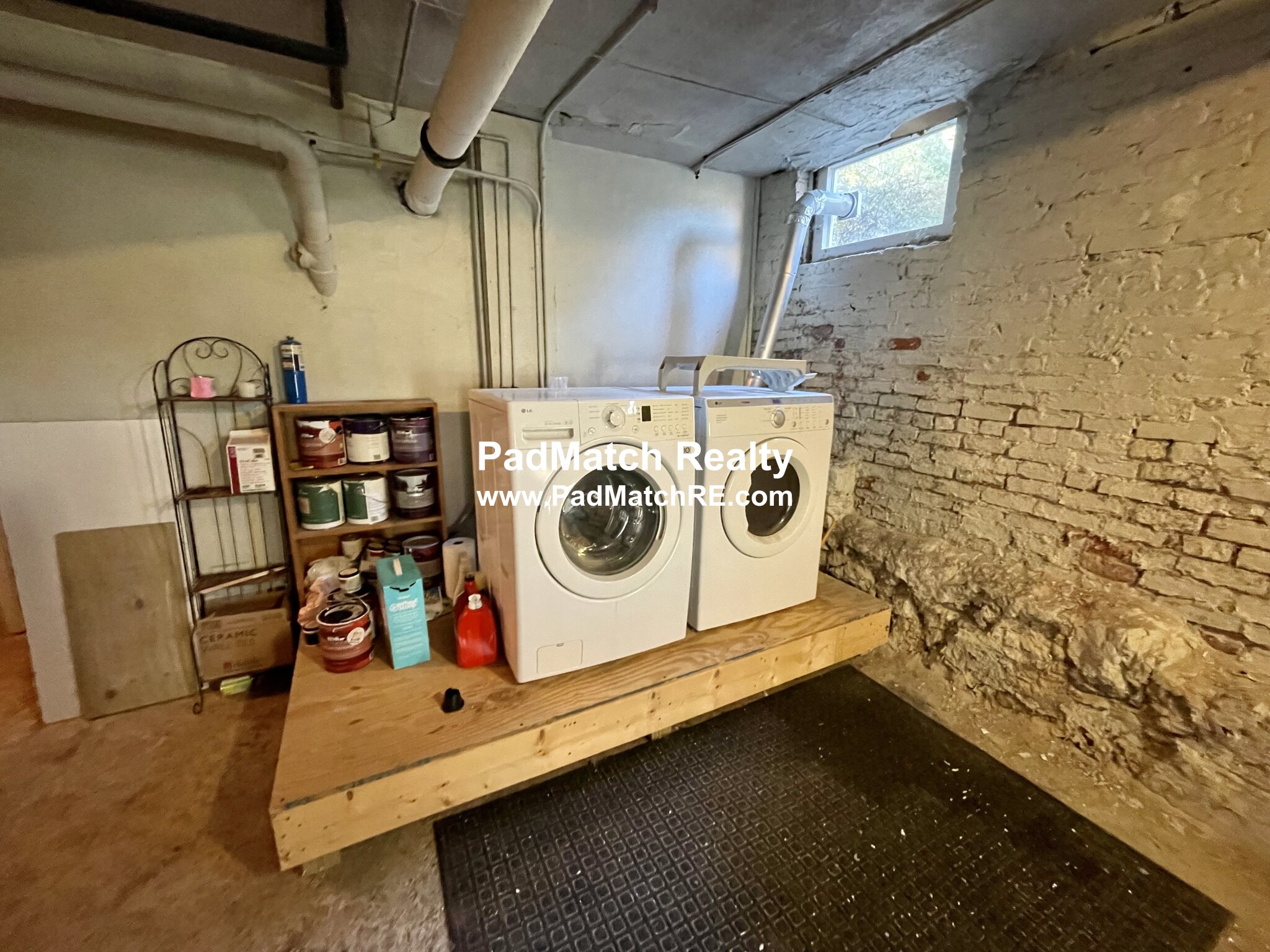 640 Washington St, Washington Square