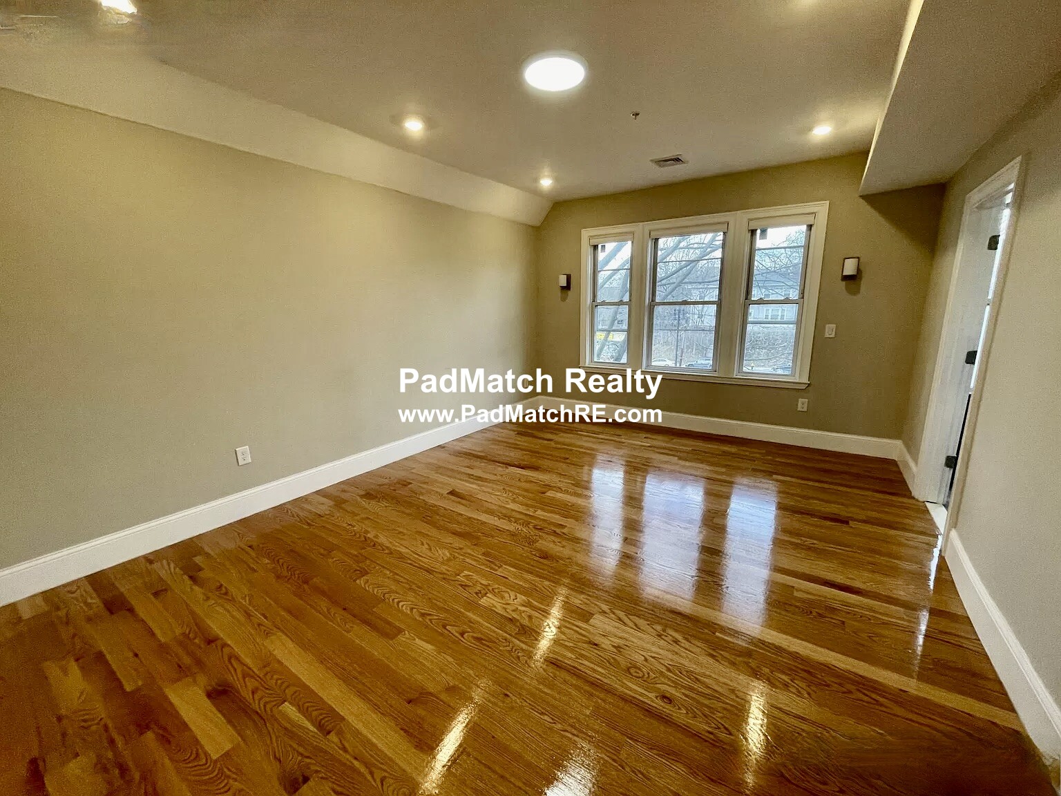 1778 Commonwealth Ave, Brighton