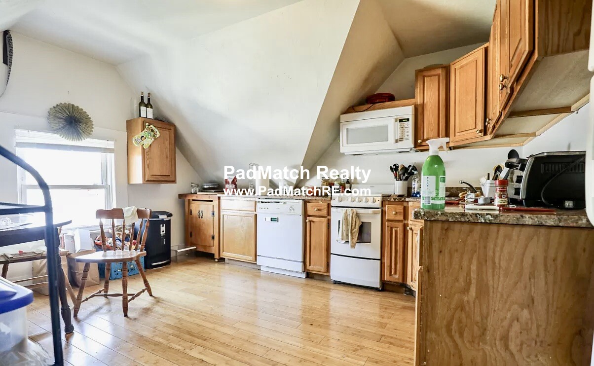 18 Greylock Rd, Allston