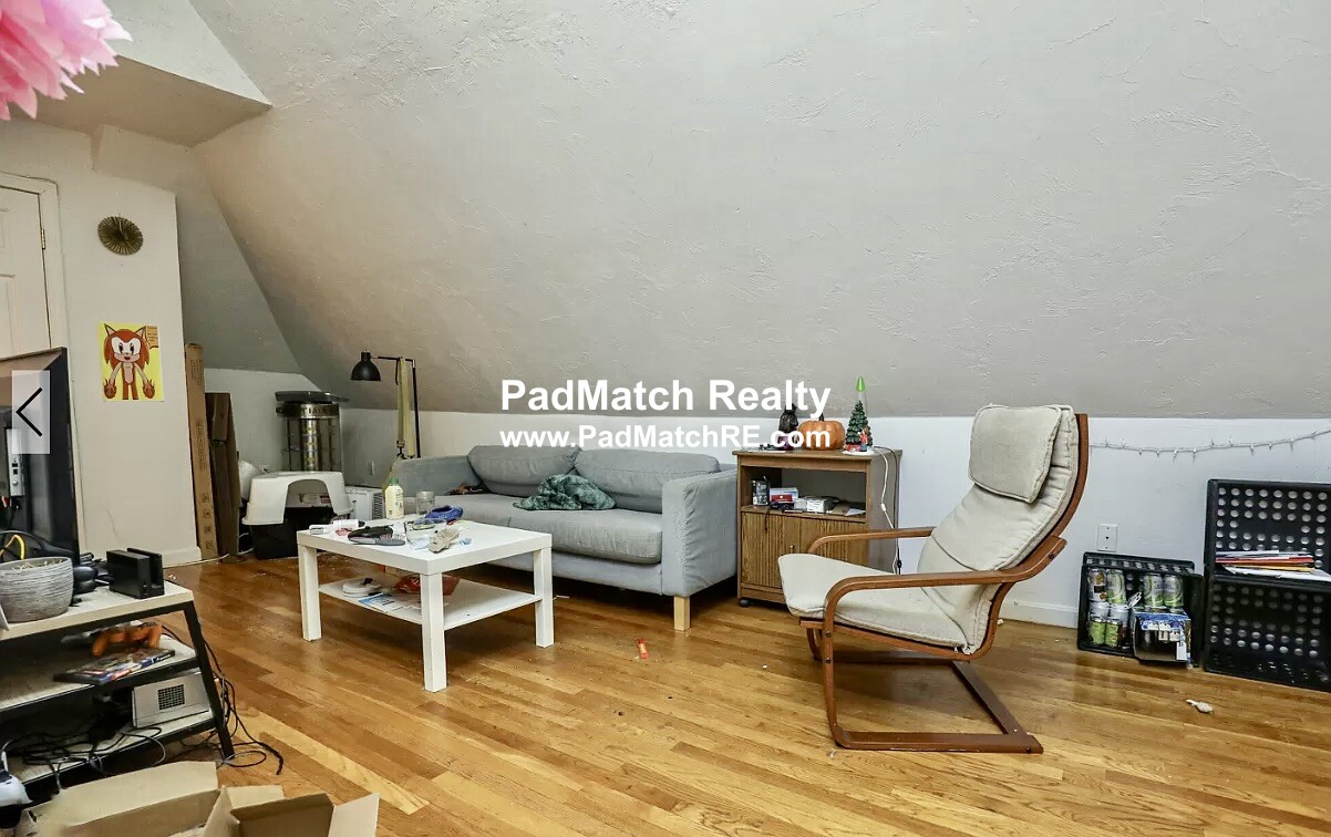 18 Greylock Rd, Allston