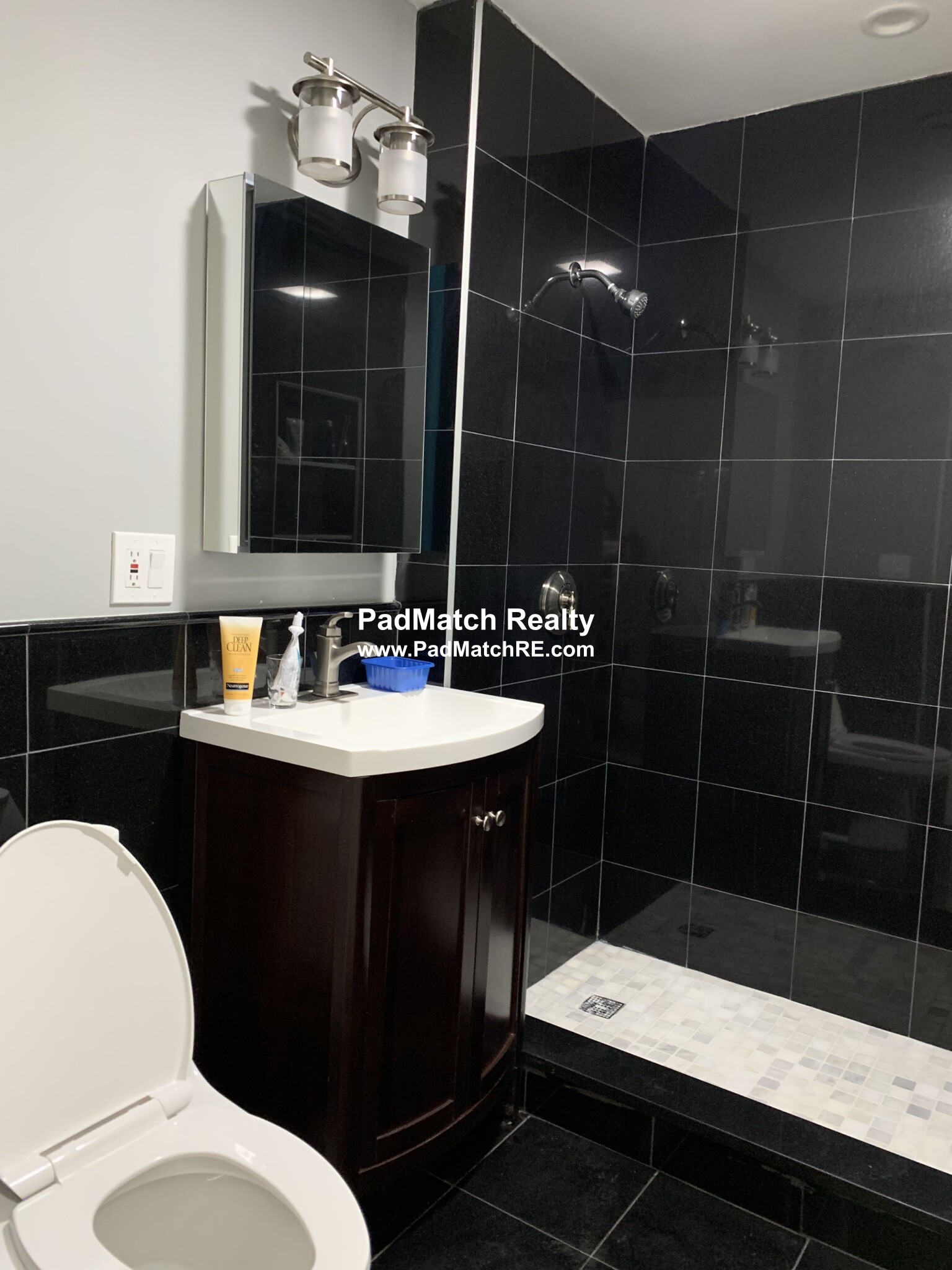 146 Hillside St, Mission Hill