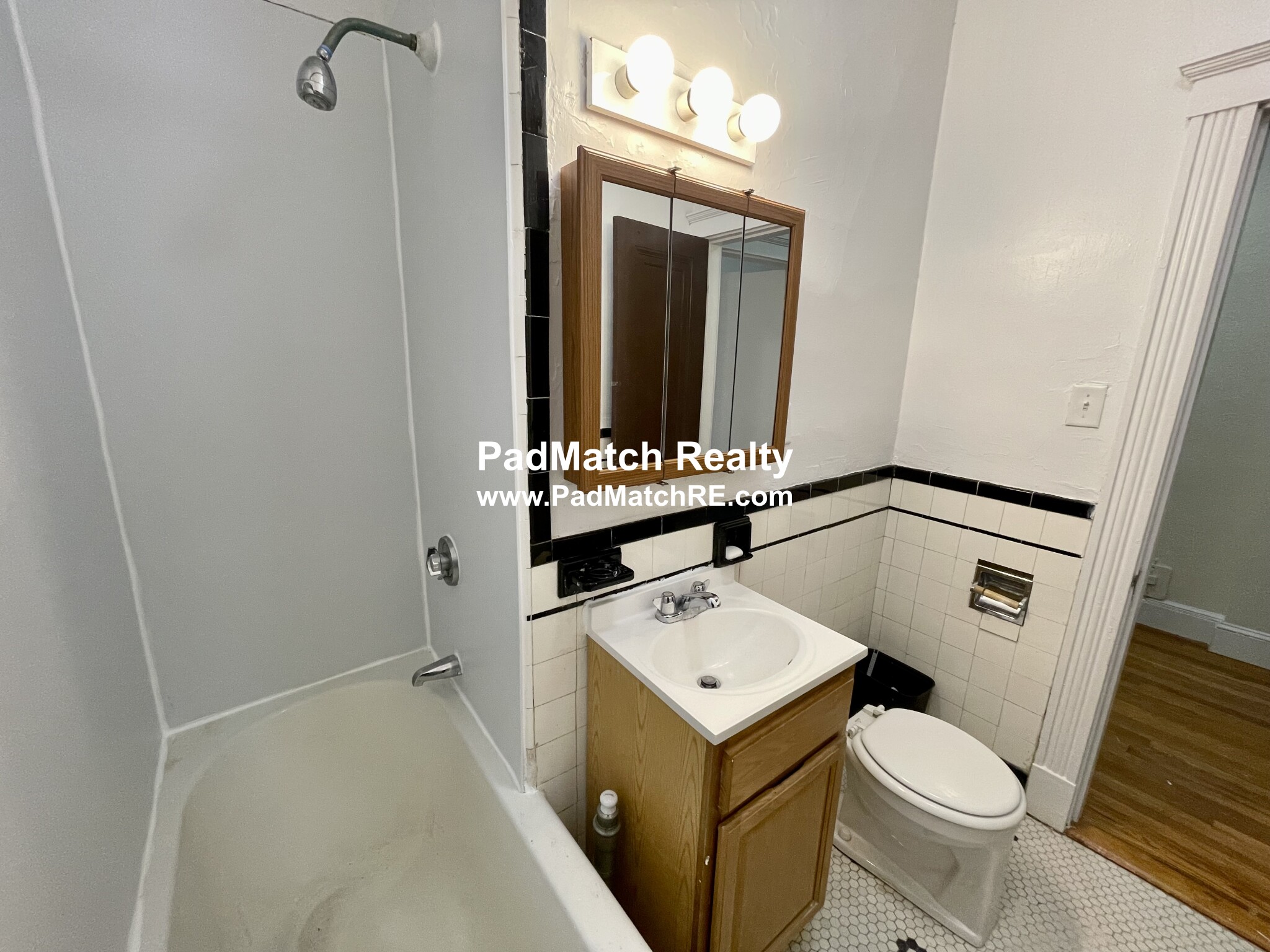 1800 Commonwealth Ave, Brighton