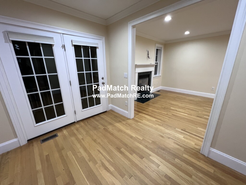 Photo 4 of 122 Columbia Ave.