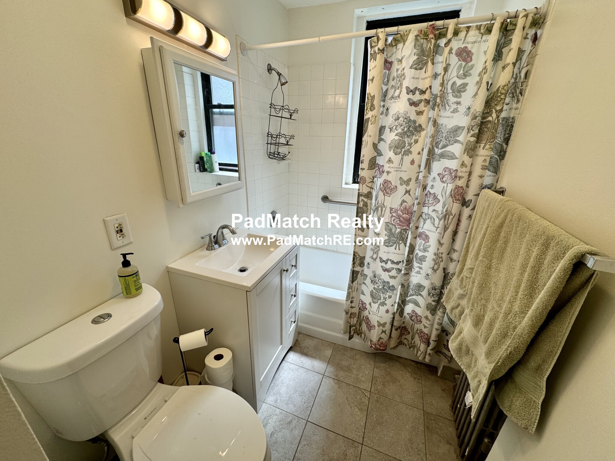 1404 Commonwealth Ave, Brighton