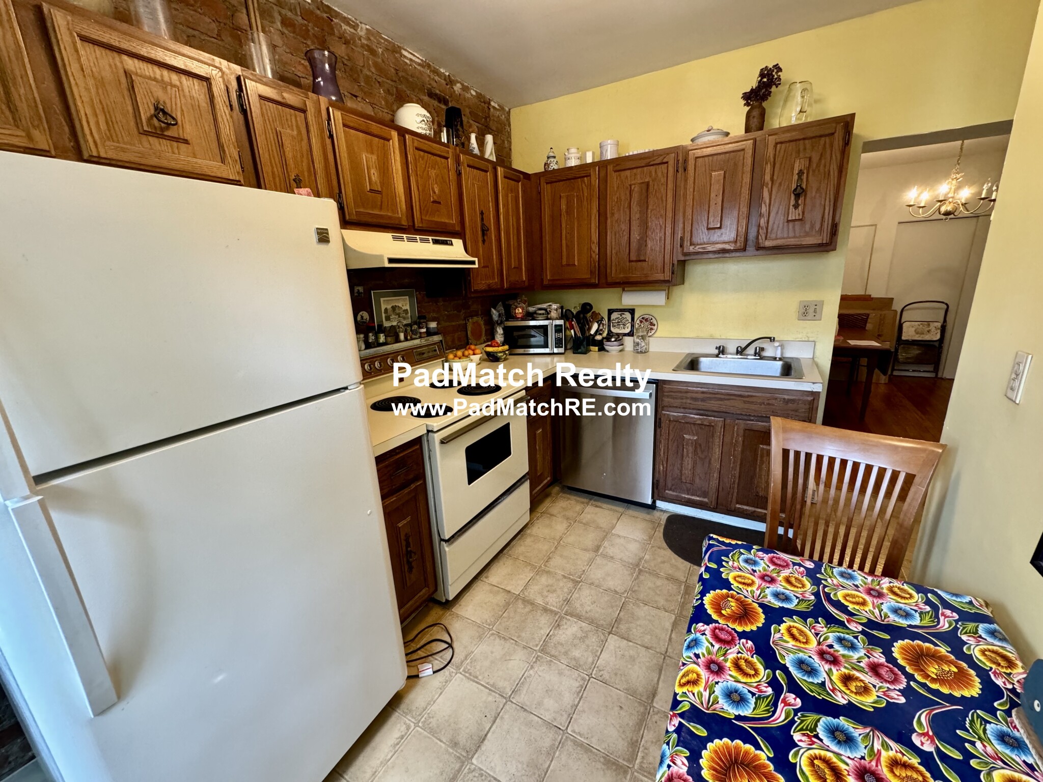 1404 Commonwealth Ave, Brighton