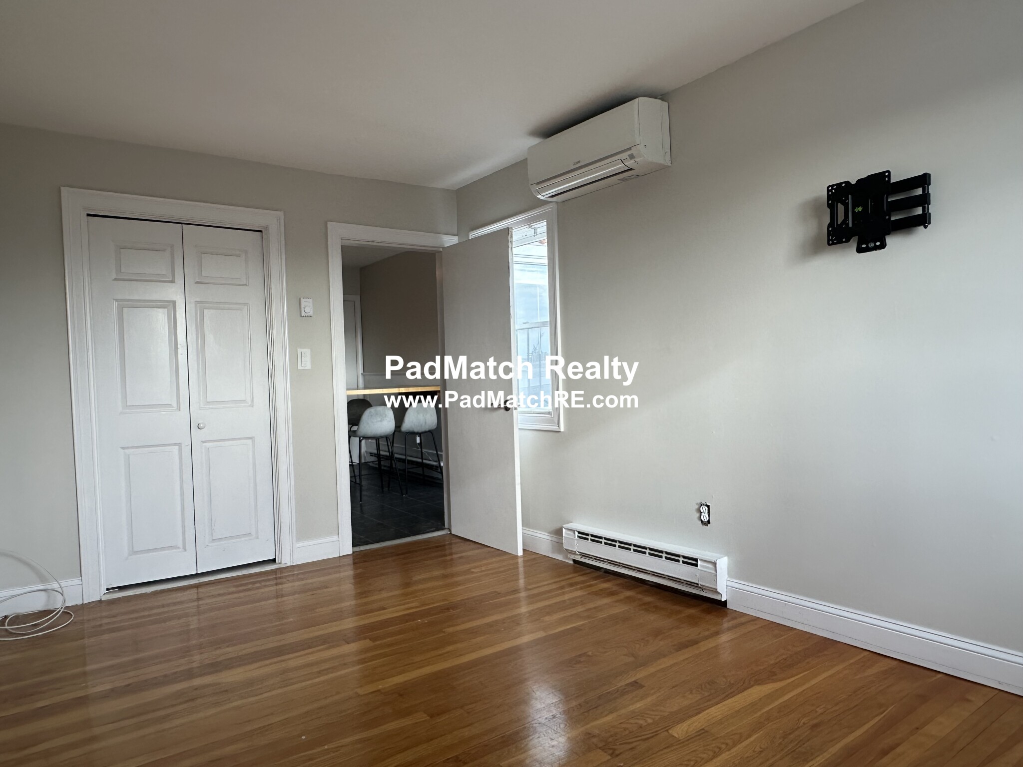 372 Bunker Hill St, Charlestown