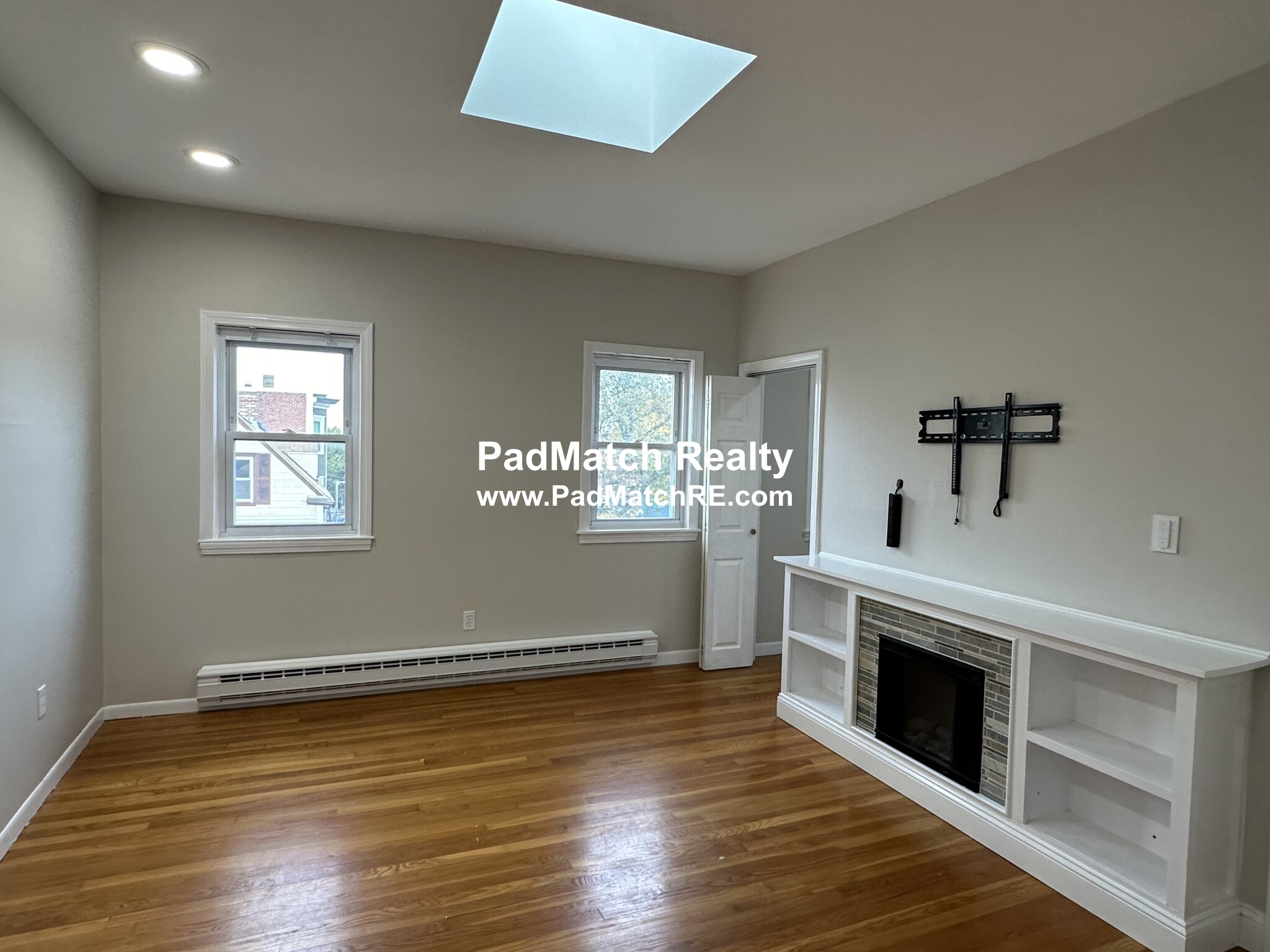 372 Bunker Hill St, Charlestown