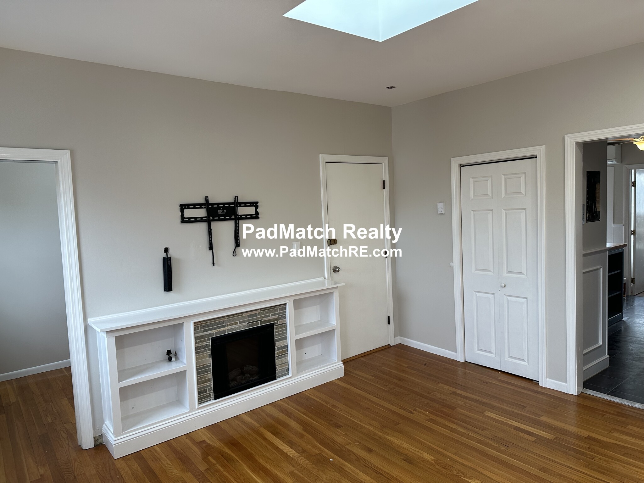 372 Bunker Hill St, Charlestown