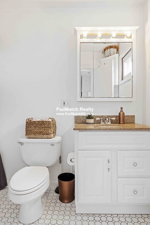 372 Bunker Hill St, Charlestown