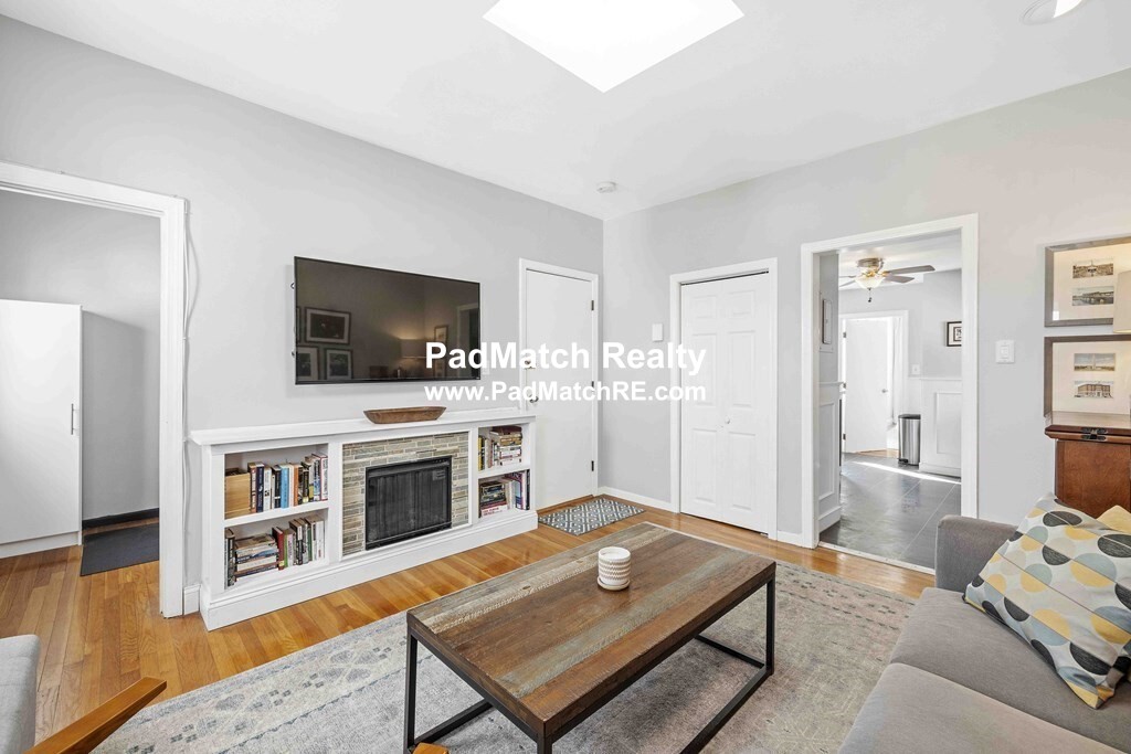 372 Bunker Hill St, Charlestown