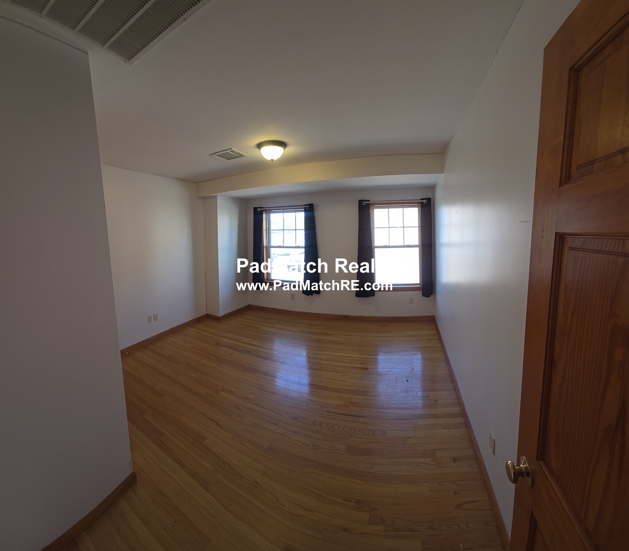 27 Dean Unit 2, Norwood