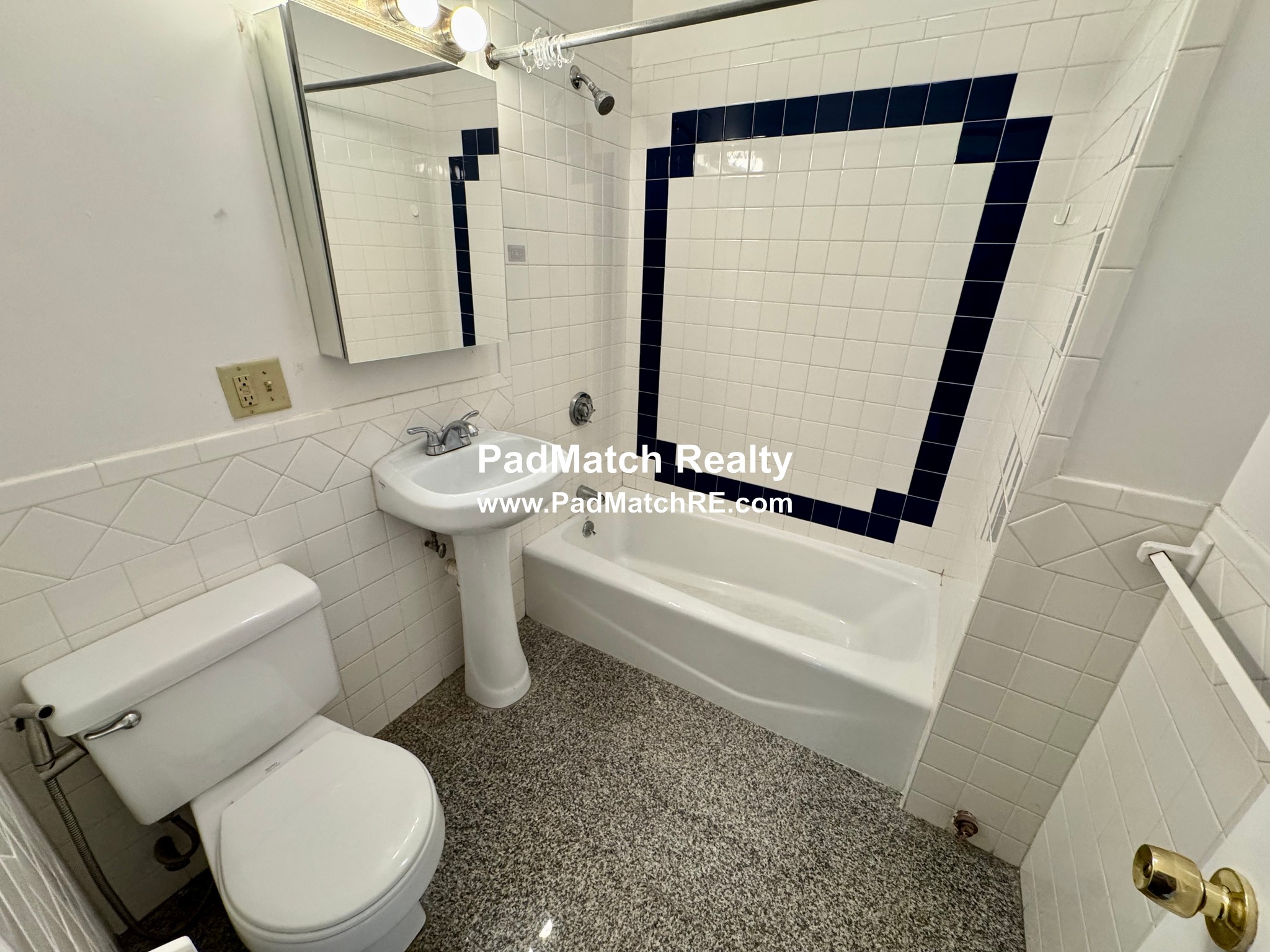 Photo 18 of 41 Egremont Rd. Unit 5
