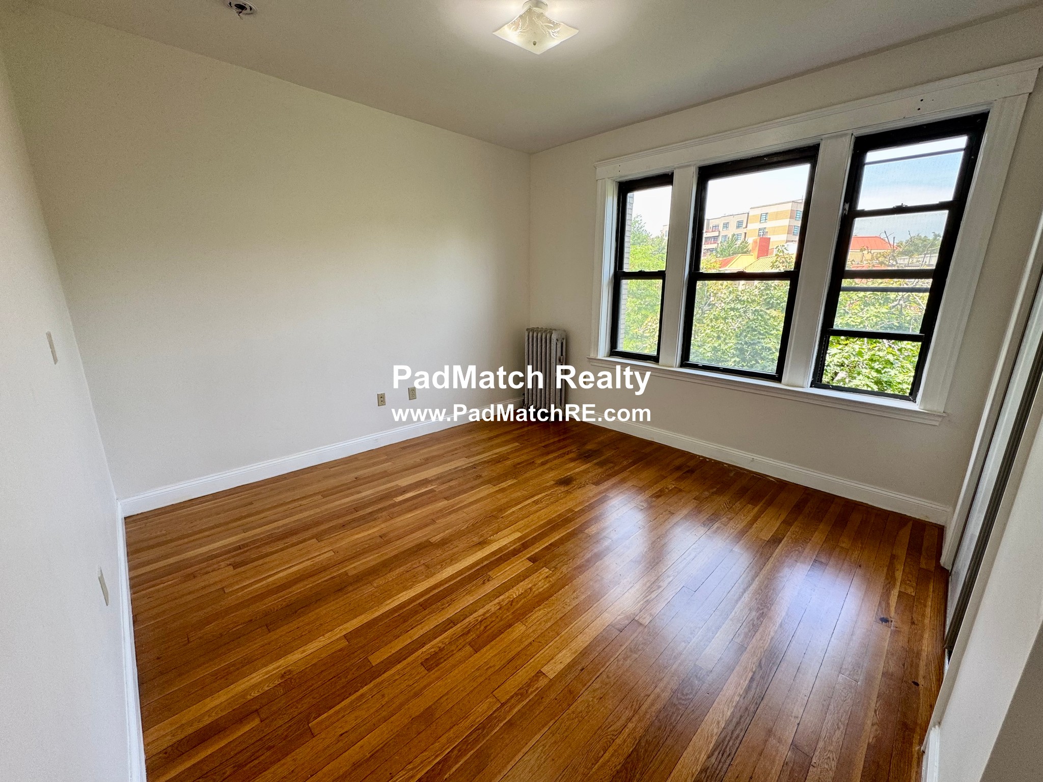Photo 10 of 41 Egremont Rd. Unit 5