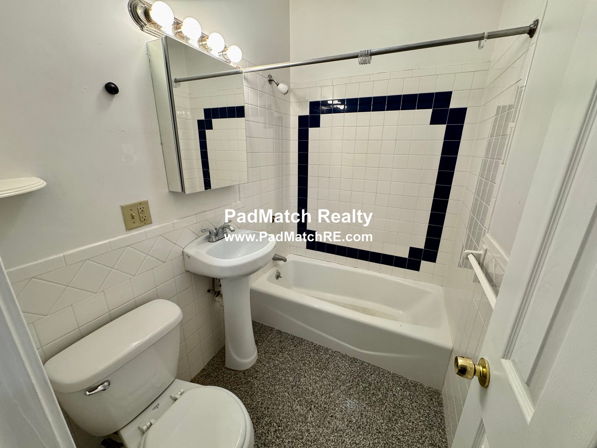 Photo 14 of 41 Egremont Rd. Unit 5