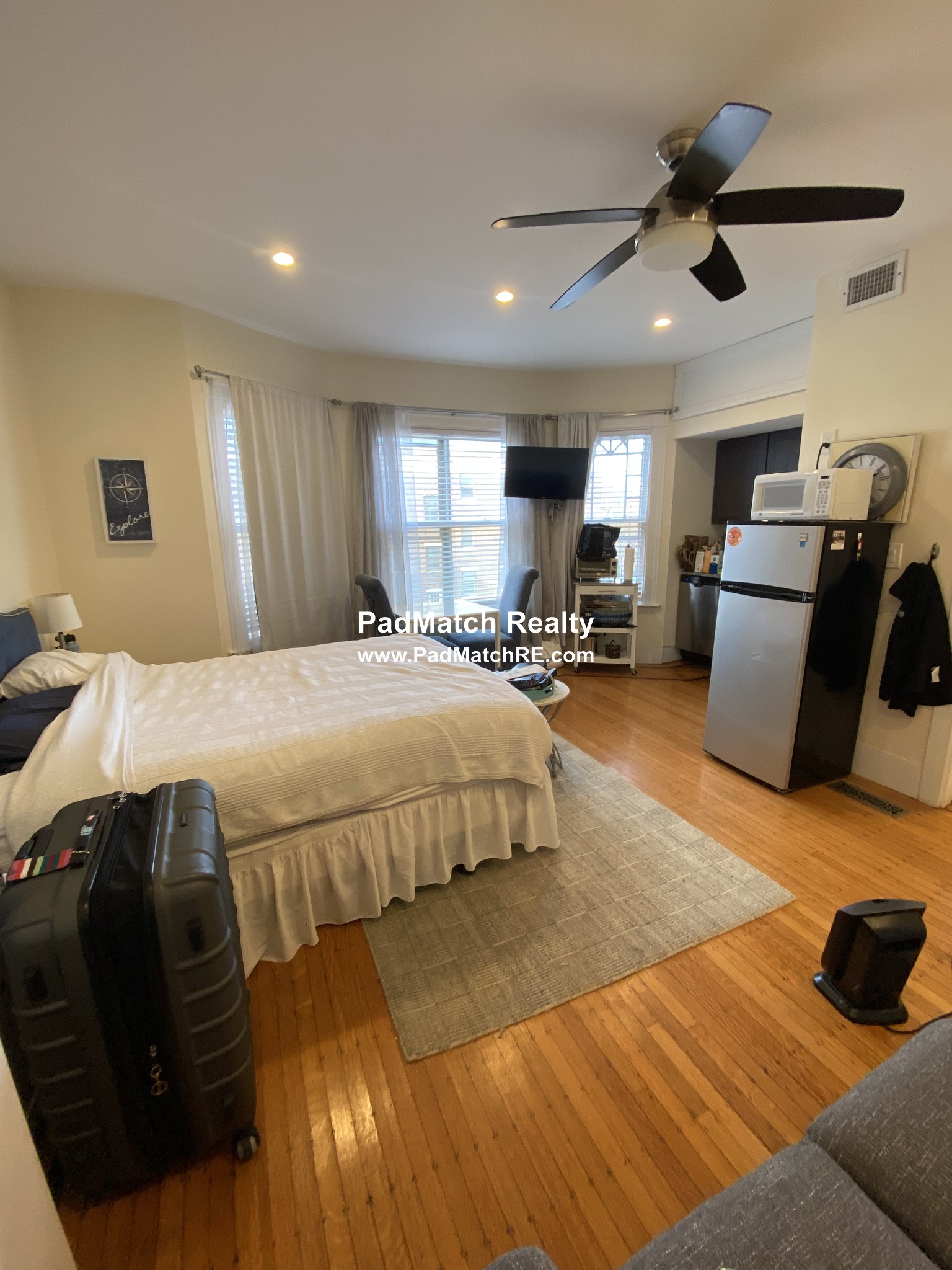 Photos of apartment on Chiswick,Boston MA 02135