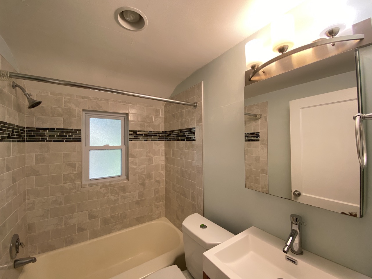 57 Oxford Ave, Belmont