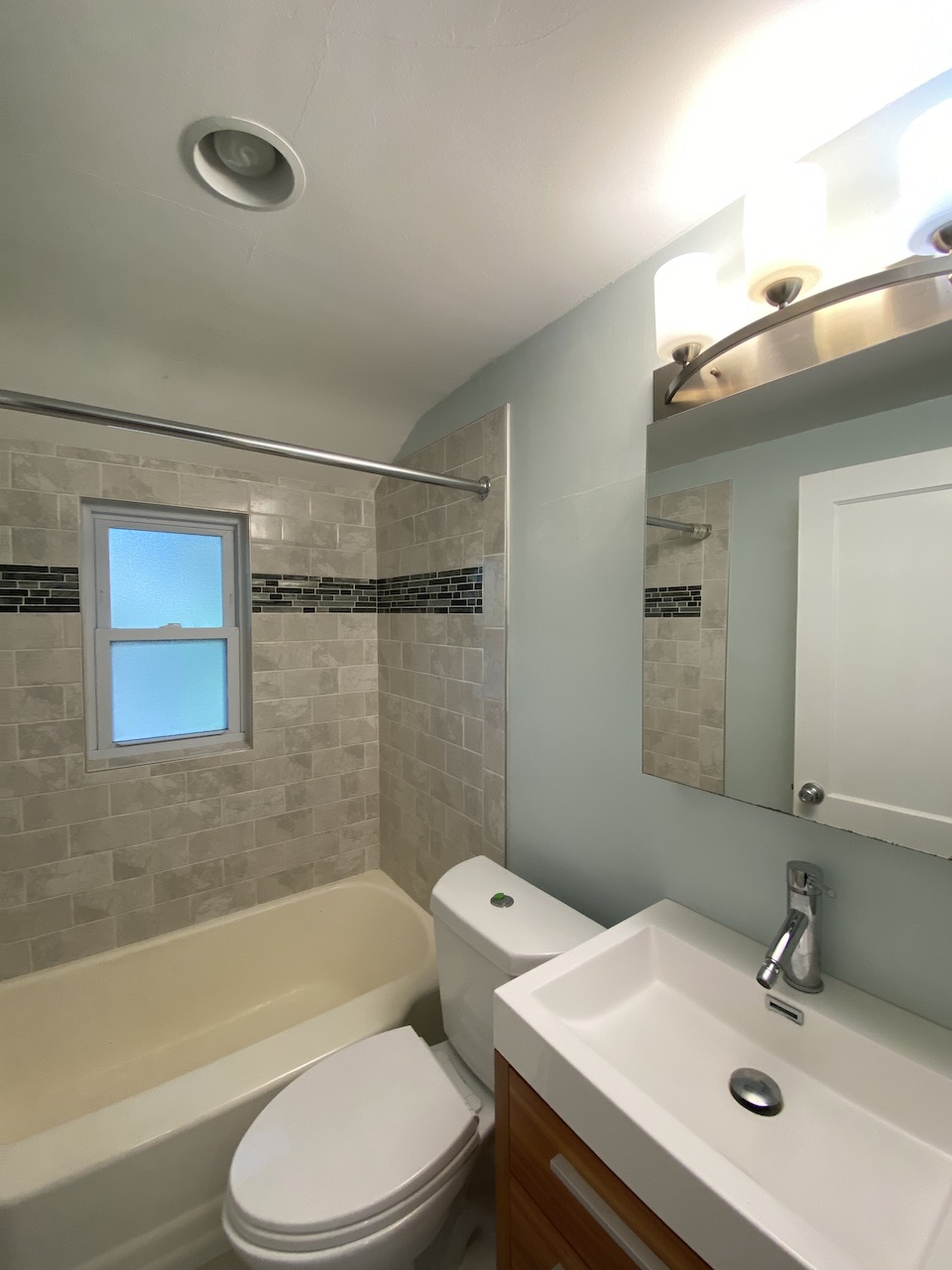 57 Oxford Ave, Belmont