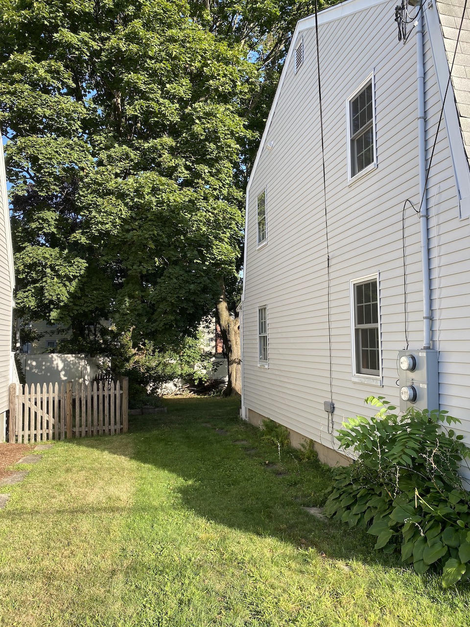 57 Oxford Ave, Belmont