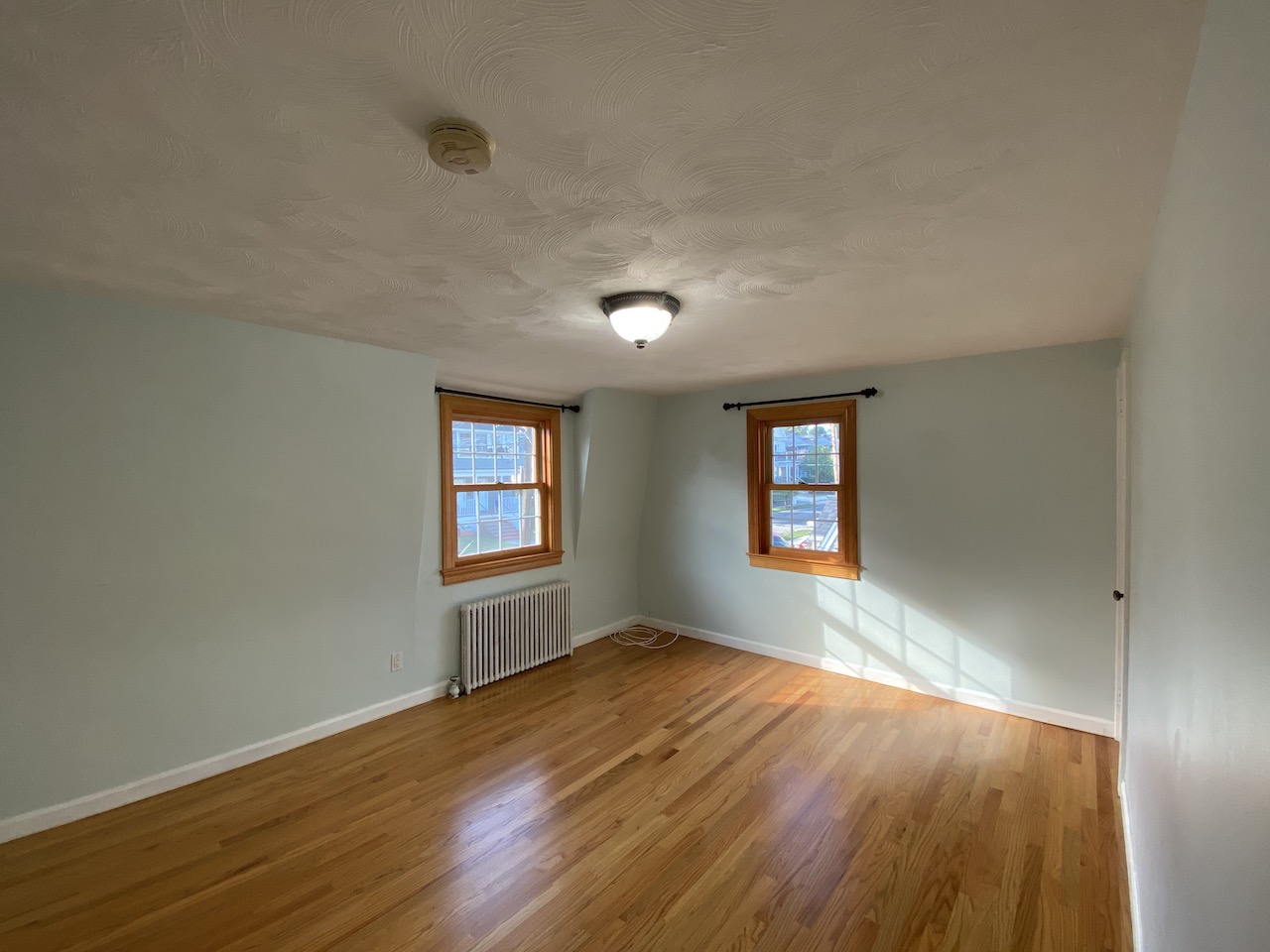 57 Oxford Ave, Belmont