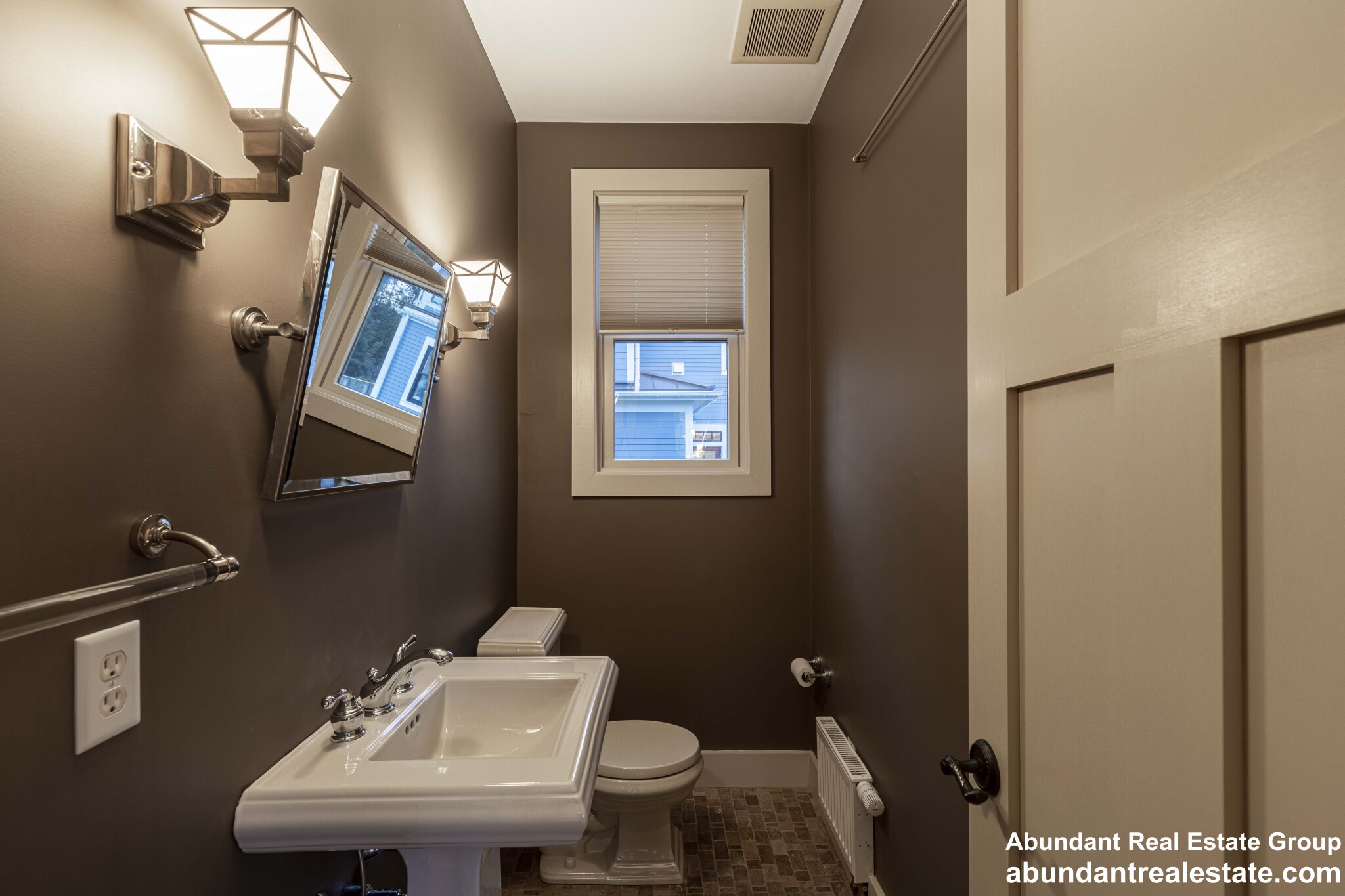 104 Spy Pond Pkwy, Arlington