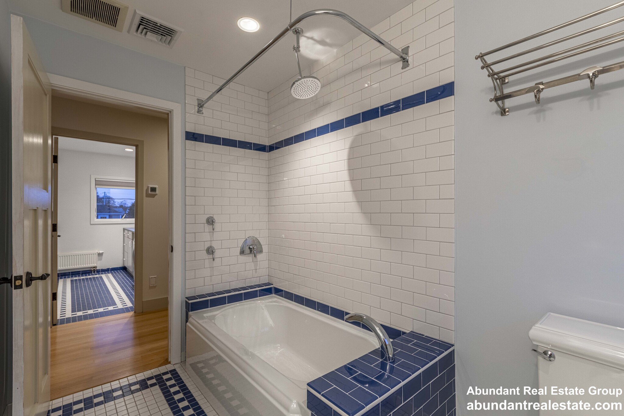 104 Spy Pond Pkwy, Arlington