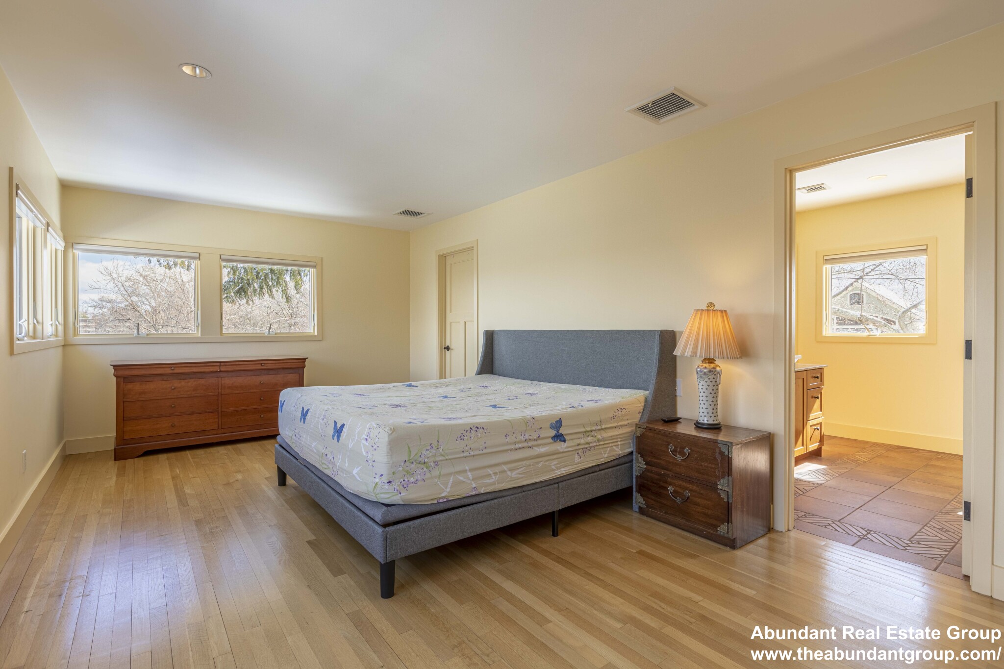 104 Spy Pond Pkwy, Arlington