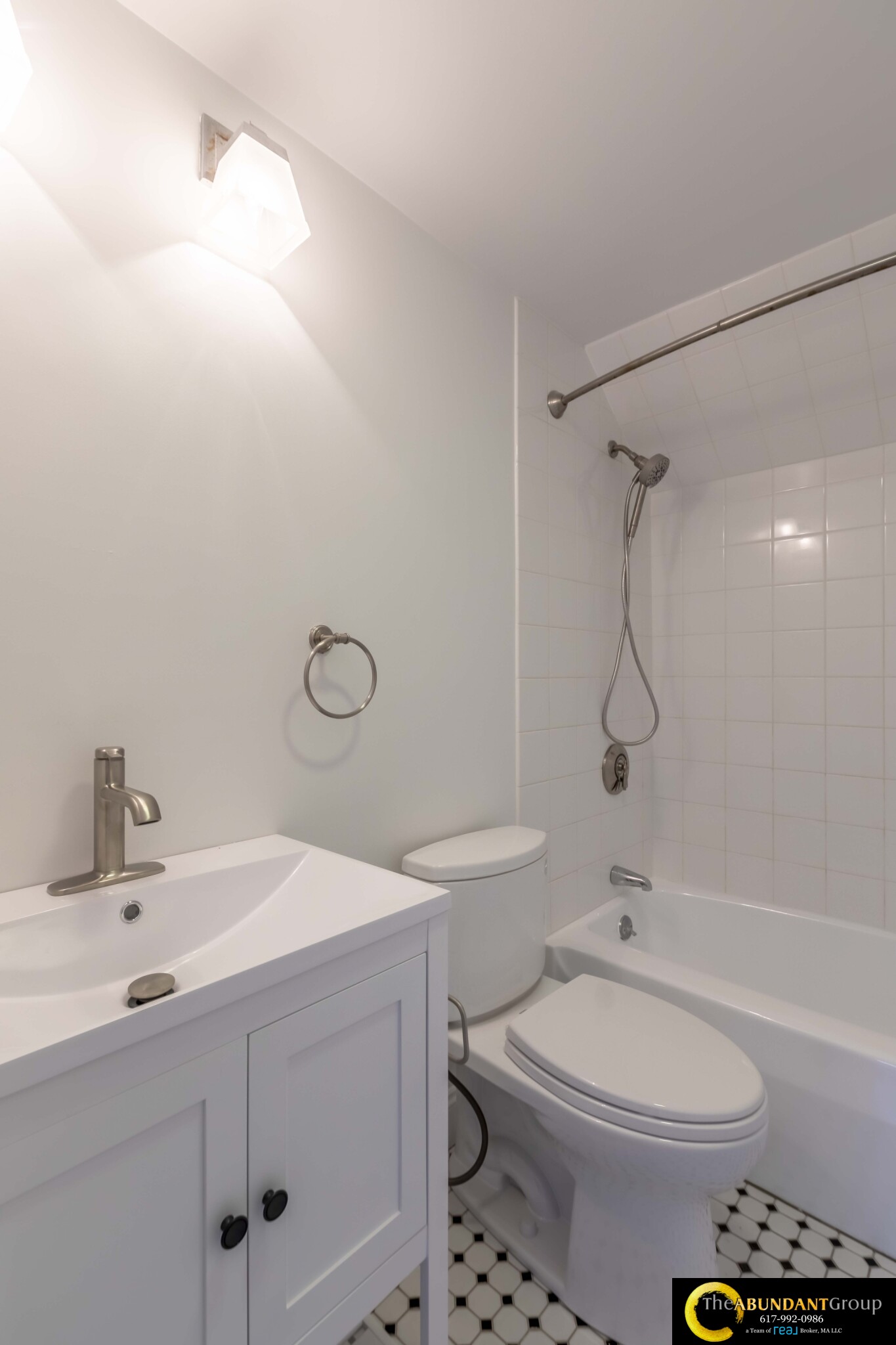 245 River St, Cambridgeport