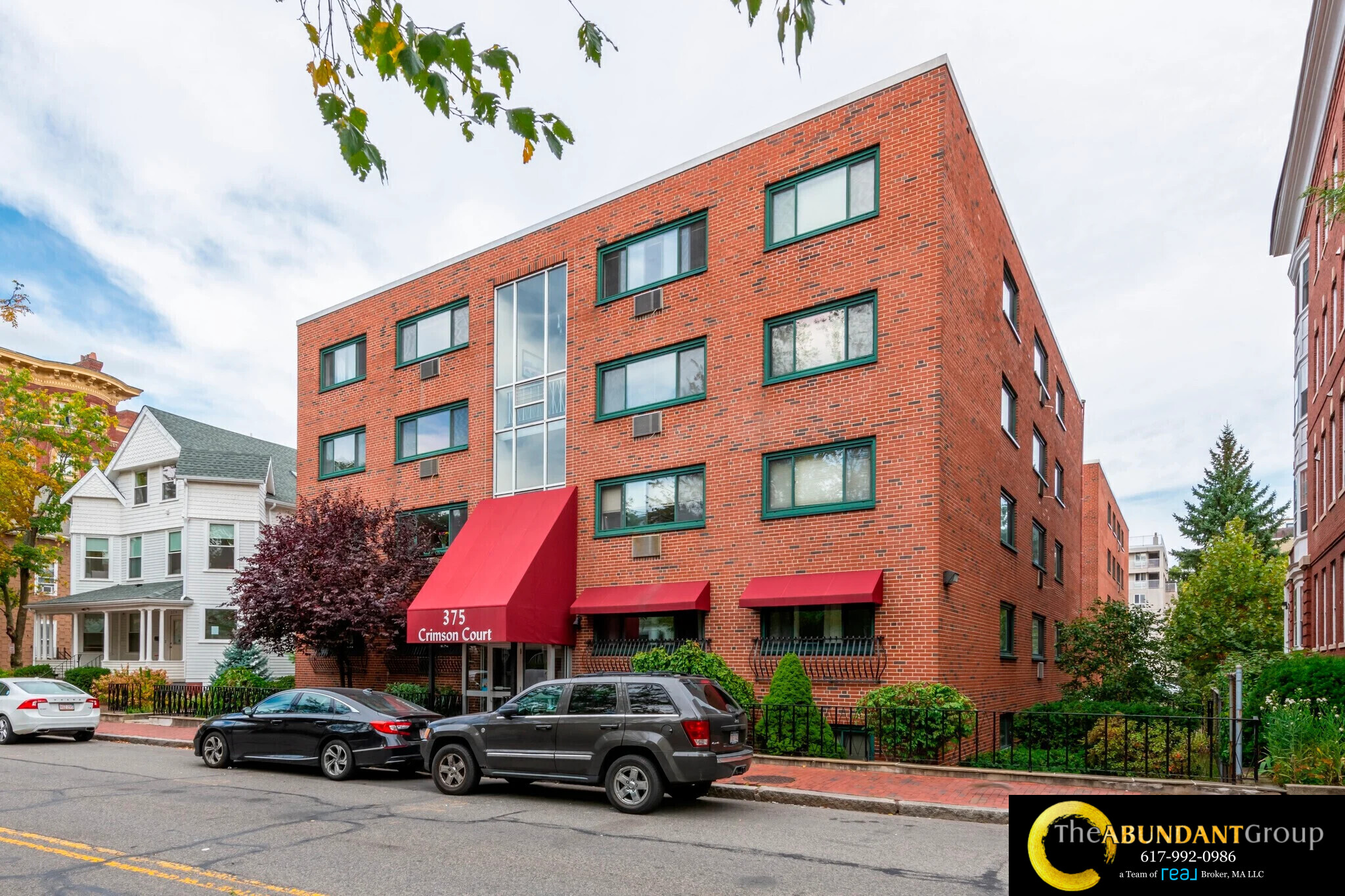 375 Harvard St. - 2,250USD / month