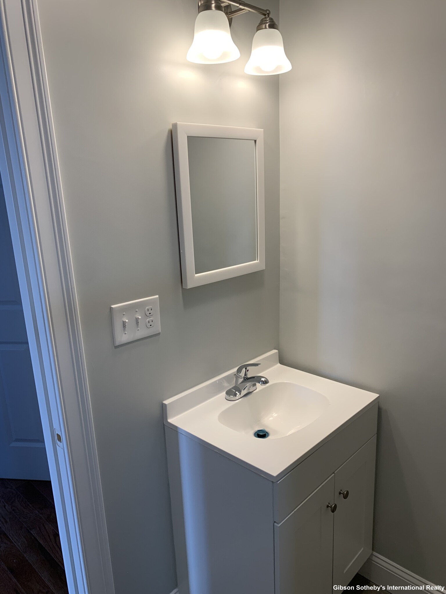 4 bed, 2 bath apartment for rent at 736 East 7th Unit 1, South Boston — photo 6 of 29