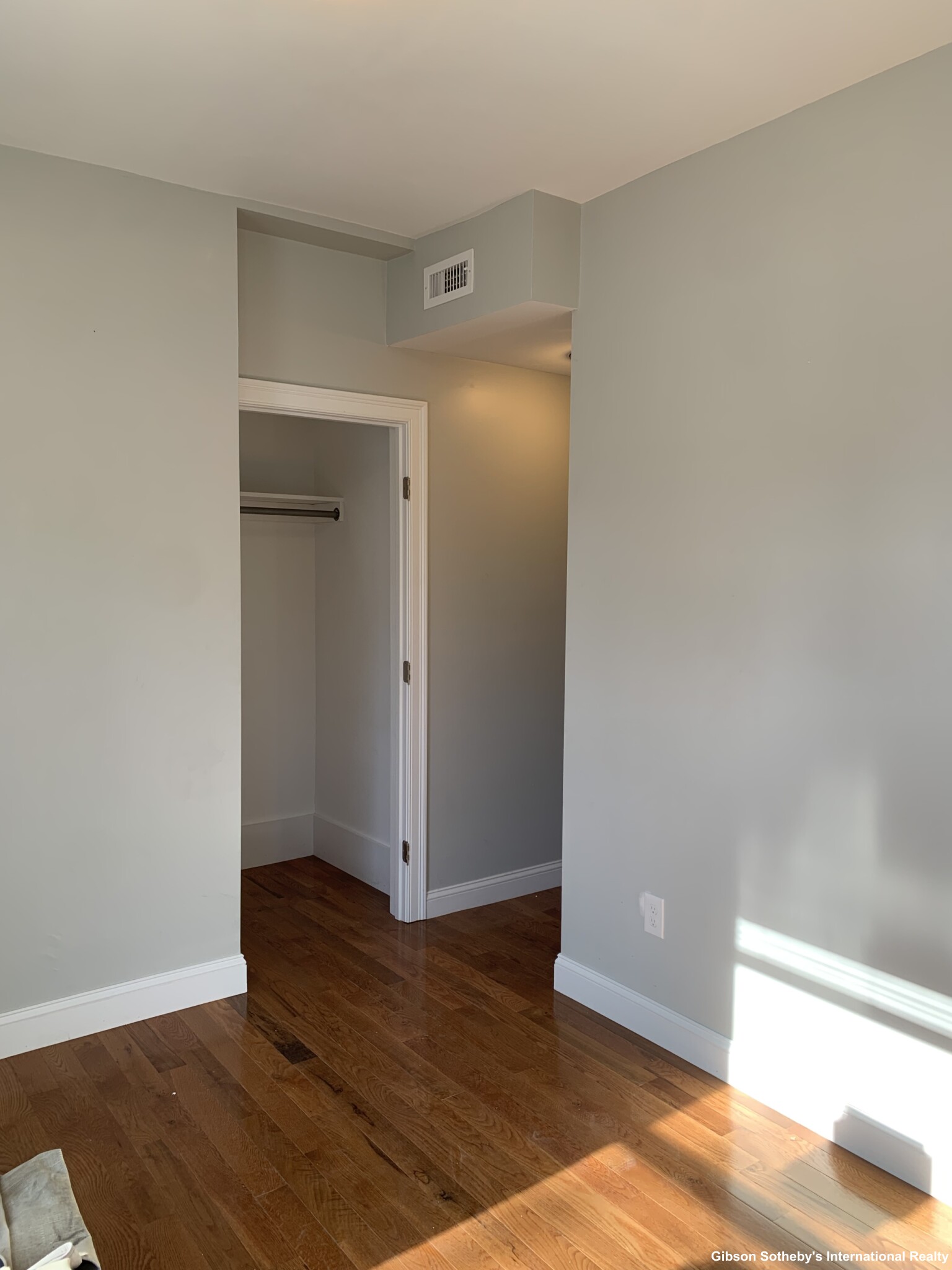 4 bed, 2 bath apartment for rent at 736 East 7th Unit 1, South Boston — photo 8 of 29