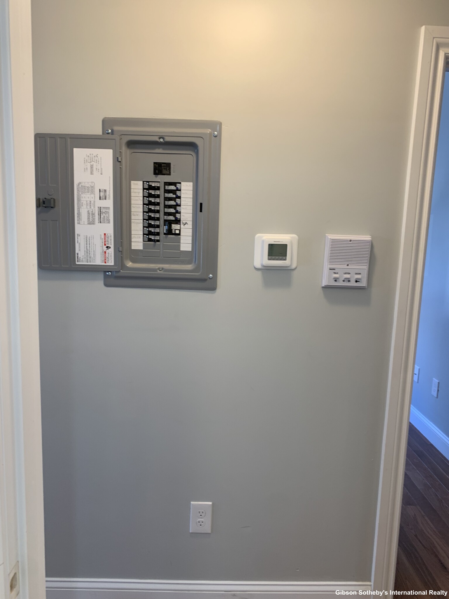 4 bed, 2 bath apartment for rent at 736 East 7th Unit 1, South Boston — photo 10 of 29