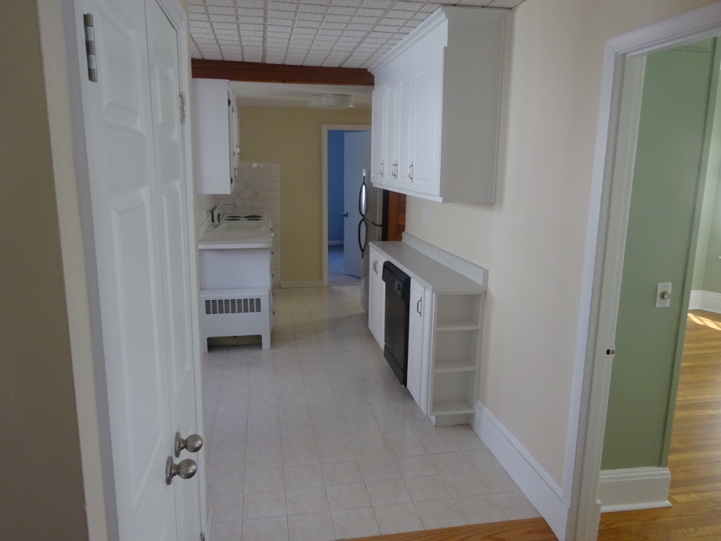 25 Oak Square Ave, Brighton