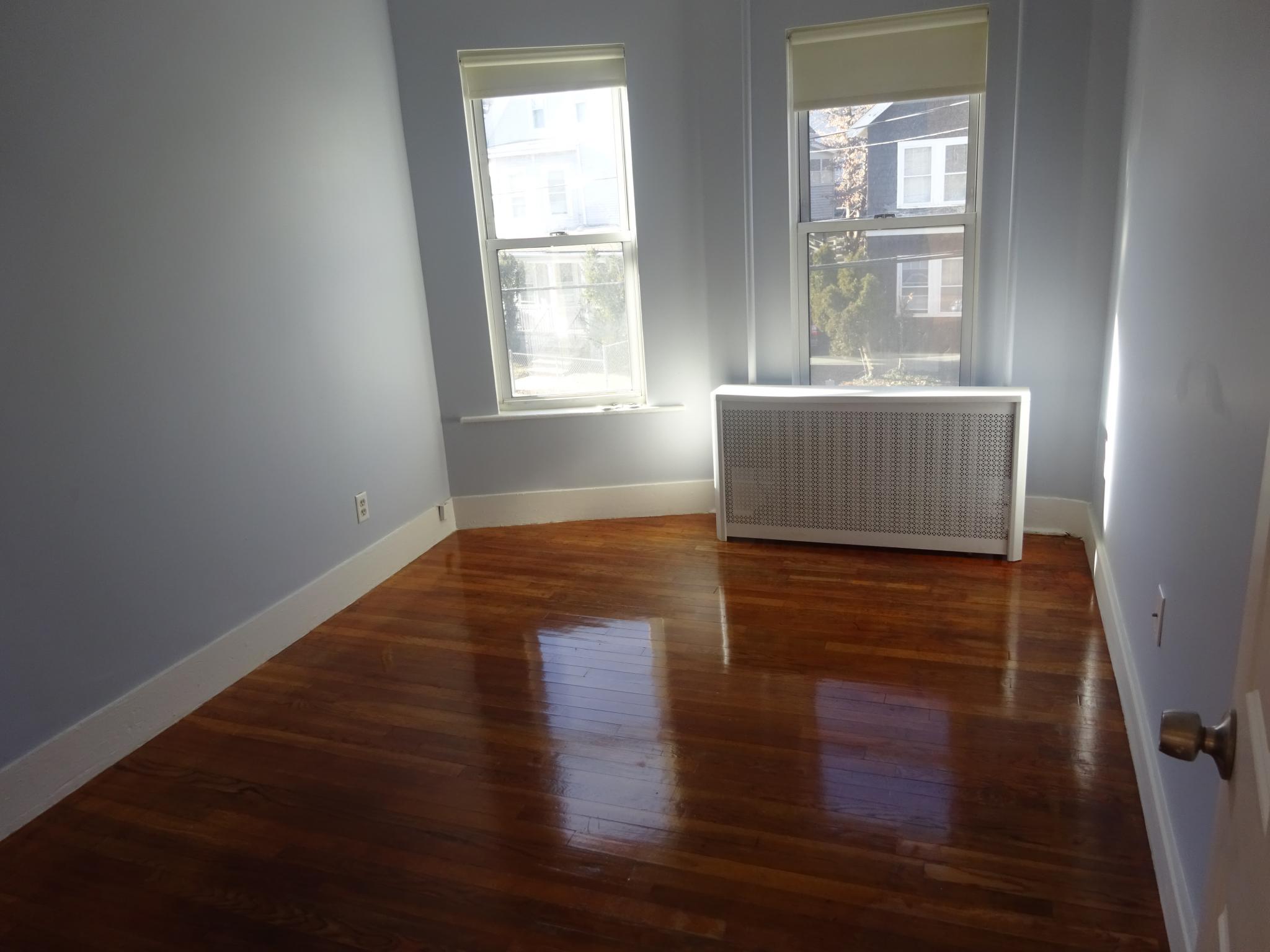 25 Oak Square Ave, Brighton