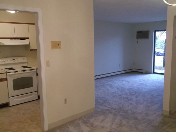 55 Farwell St., Newton, MA - 2,850 USD/ month