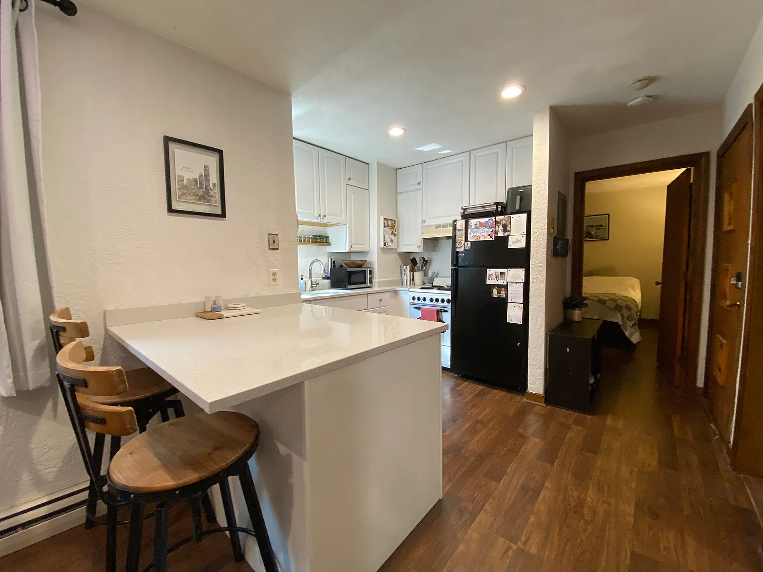 7 Lathrop Pl. - 2,550USD / month