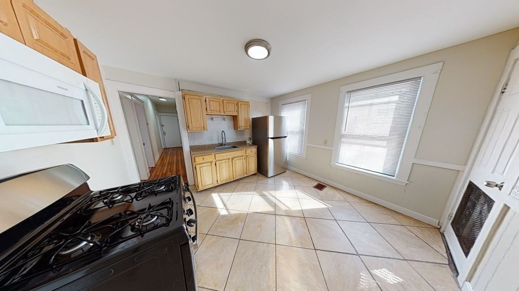 3 bed, 1 bath apartment for rent at 109 Capen St Unit 1, Dorchester
