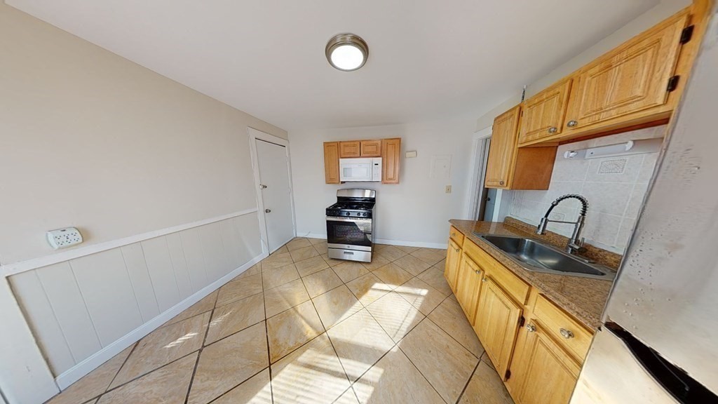 3 bed, 1 bath apartment for rent at 109 Capen St Unit 1, Dorchester — photo 4 of 18