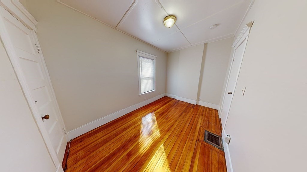 3 bed, 1 bath apartment for rent at 109 Capen St Unit 1, Dorchester — photo 5 of 18