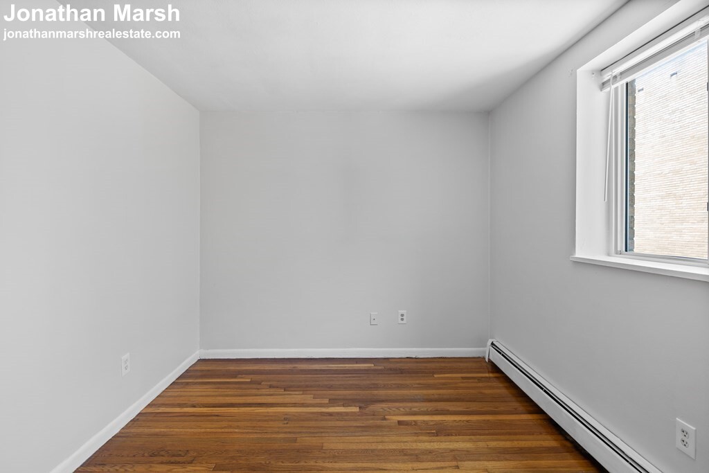 580 Cummins Hwy, Mattapan