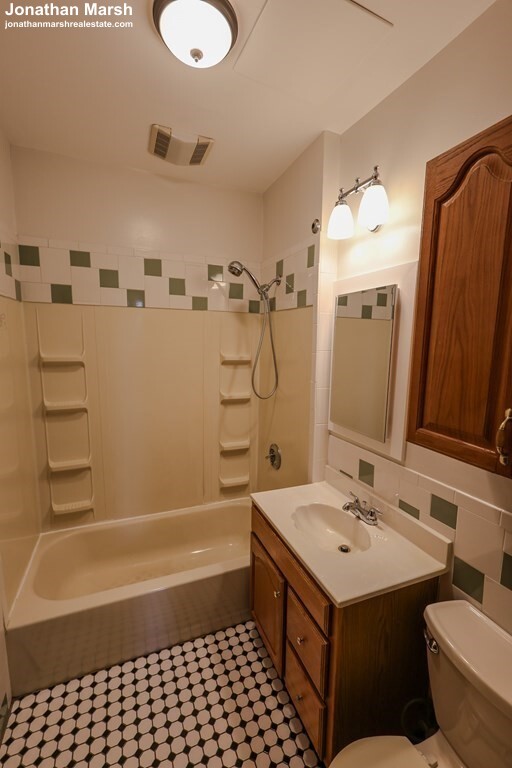 105 Savin Hill Ave, Dorchester