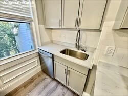 61 Gates St, South Boston