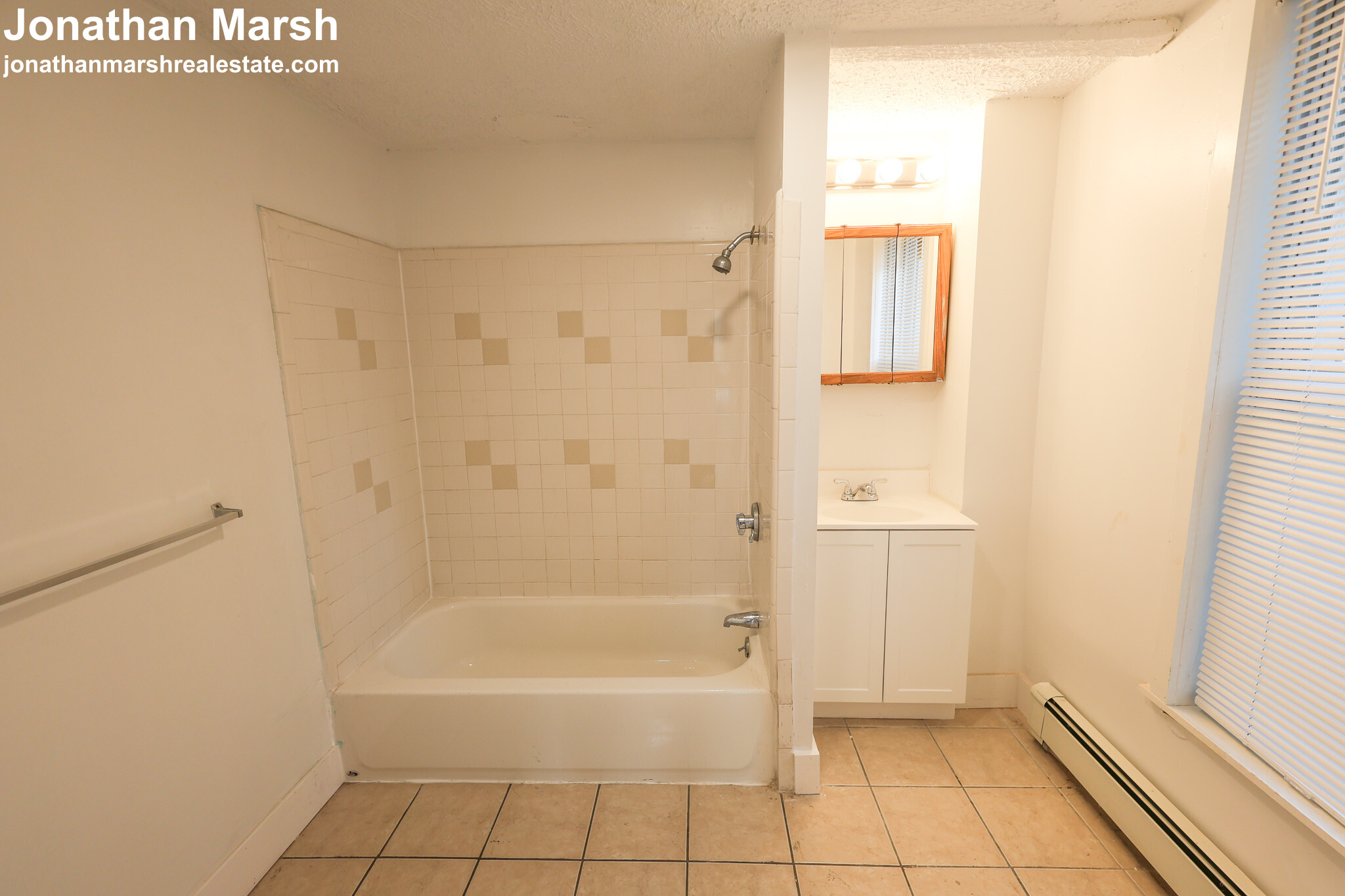 7 Greenville St, Roxbury