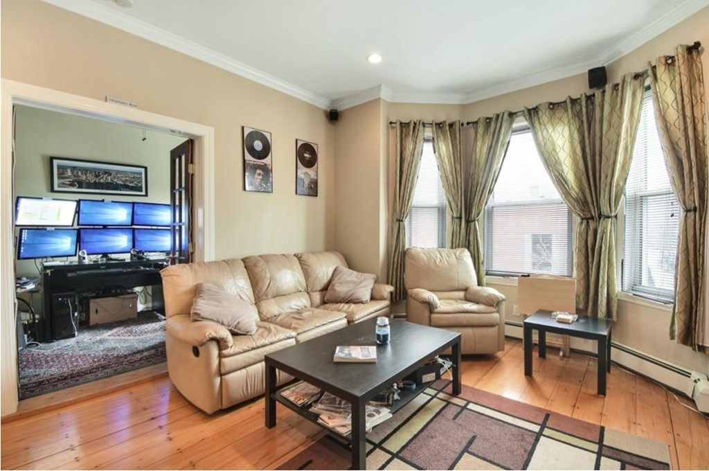 595 4th St, South Boston