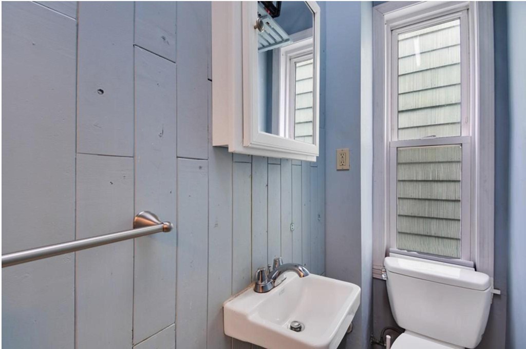 595 4th St, South Boston