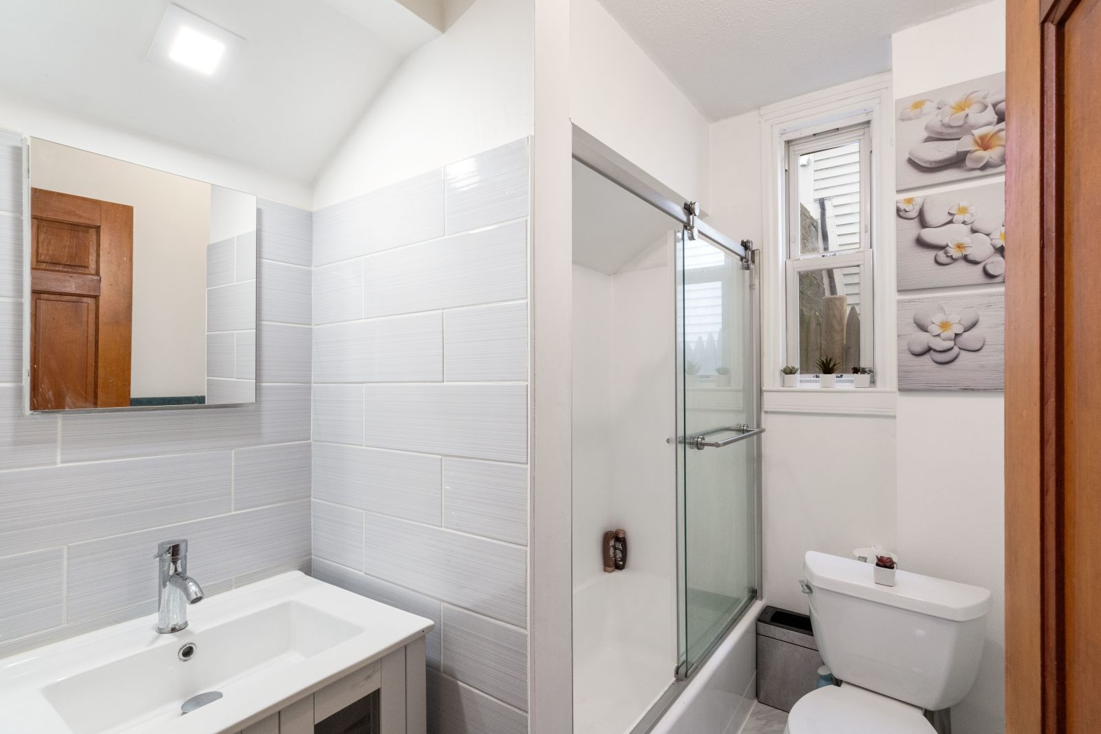 3 Nira Ave, Jamaica Plain