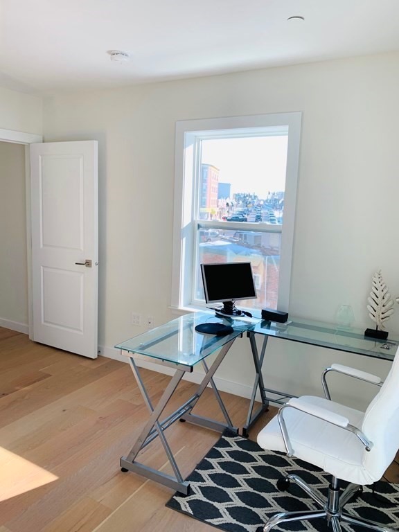 16 Boardman St, East Boston