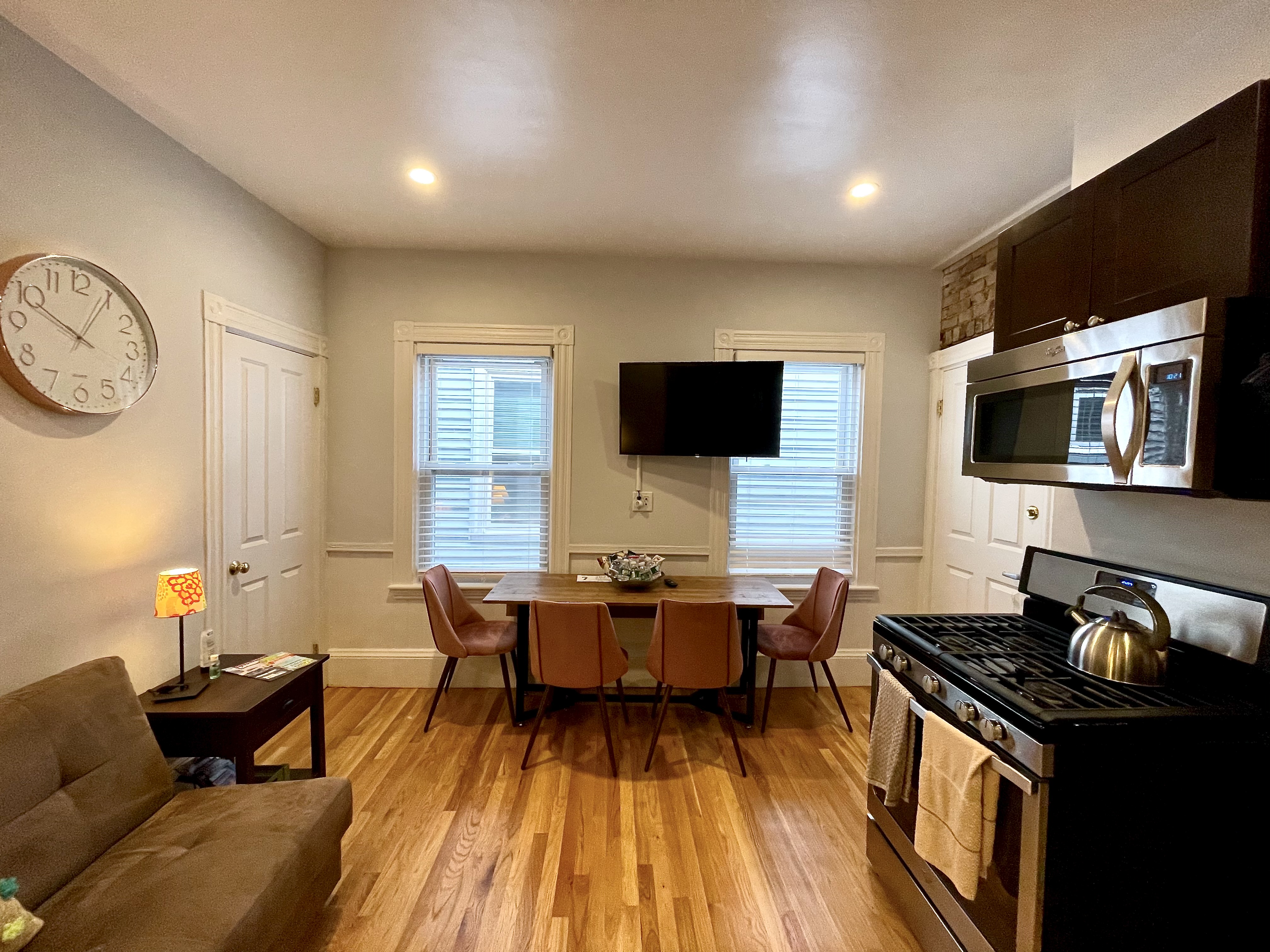 322 1/2 Western Ave, Central Square