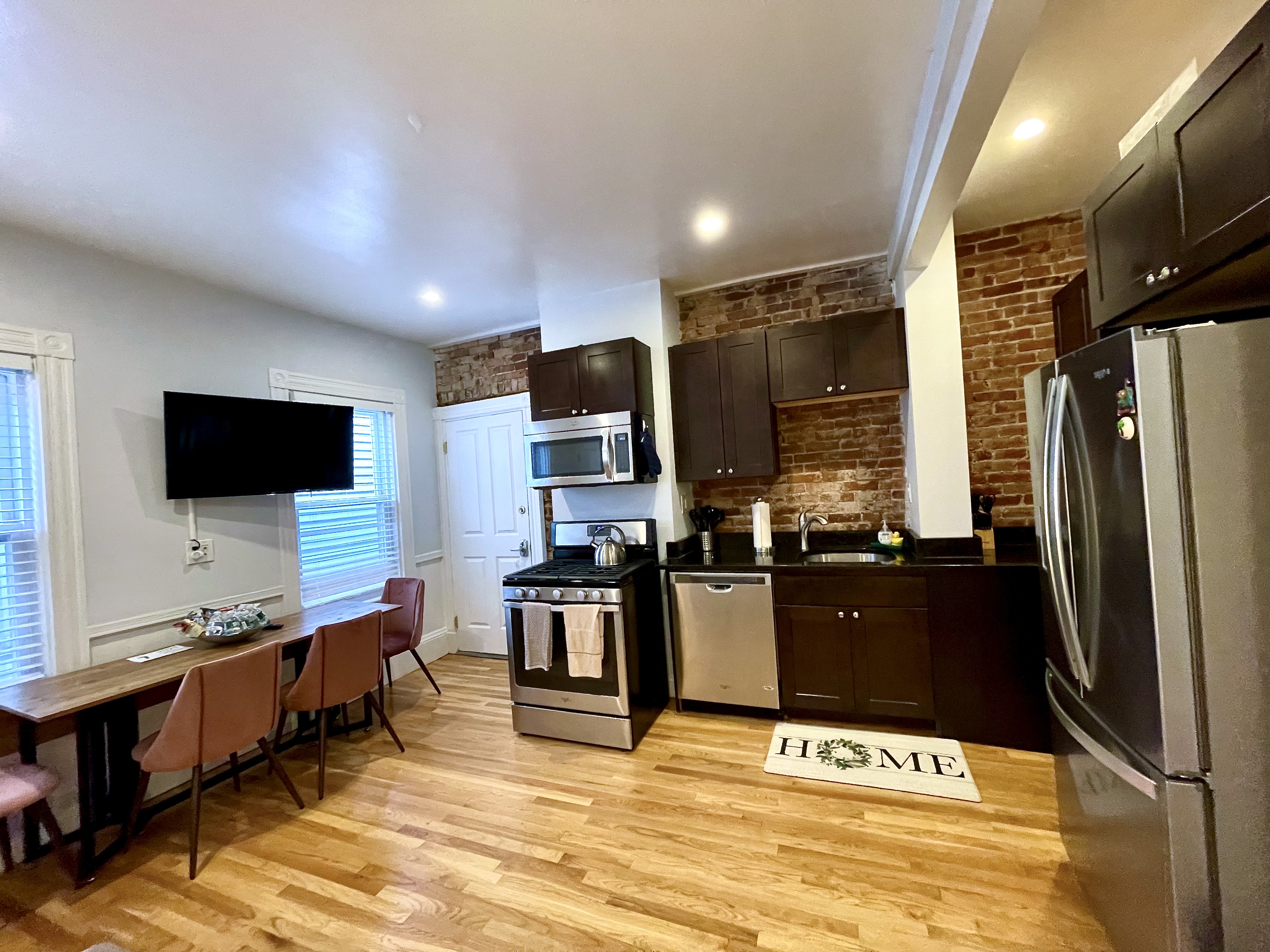 322 1/2 Western Ave, Central Square